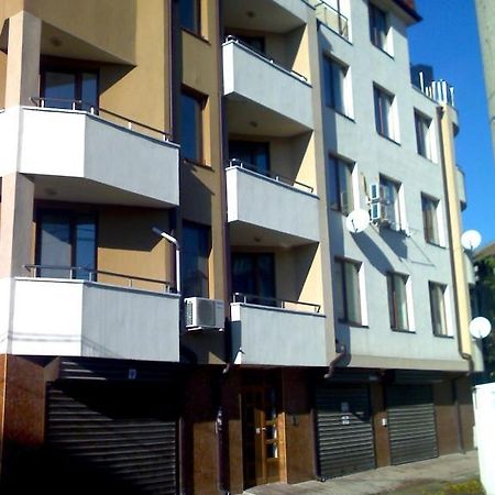 Asparuhov Guest Rooms And Apartments Varna Exteriör bild