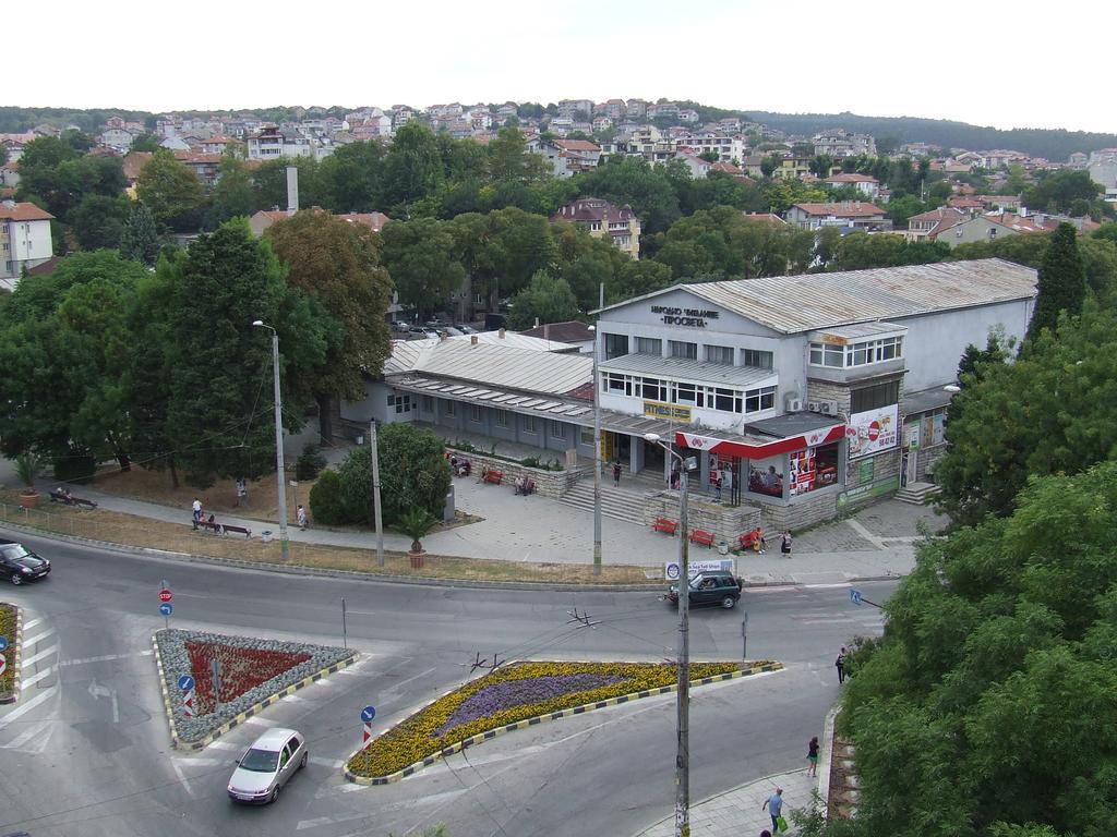 Asparuhov Guest Rooms And Apartments Varna Exteriör bild