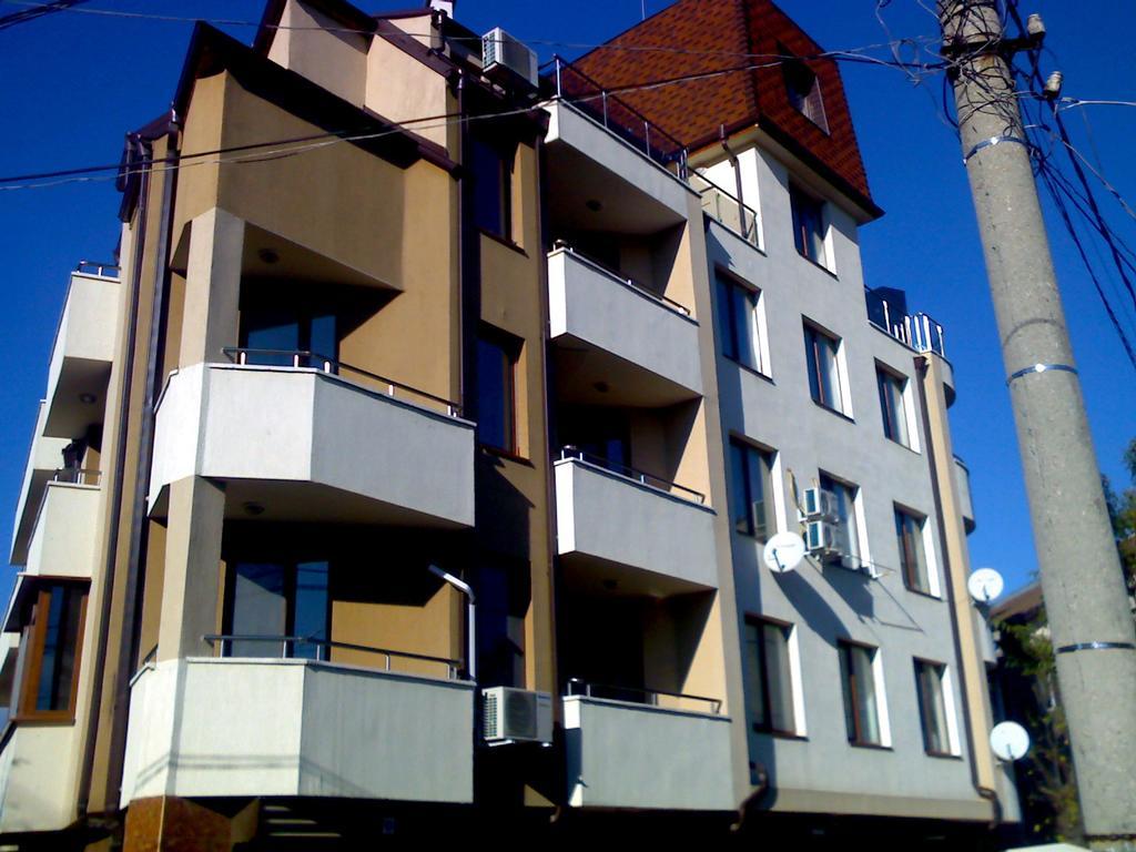 Asparuhov Guest Rooms And Apartments Varna Exteriör bild